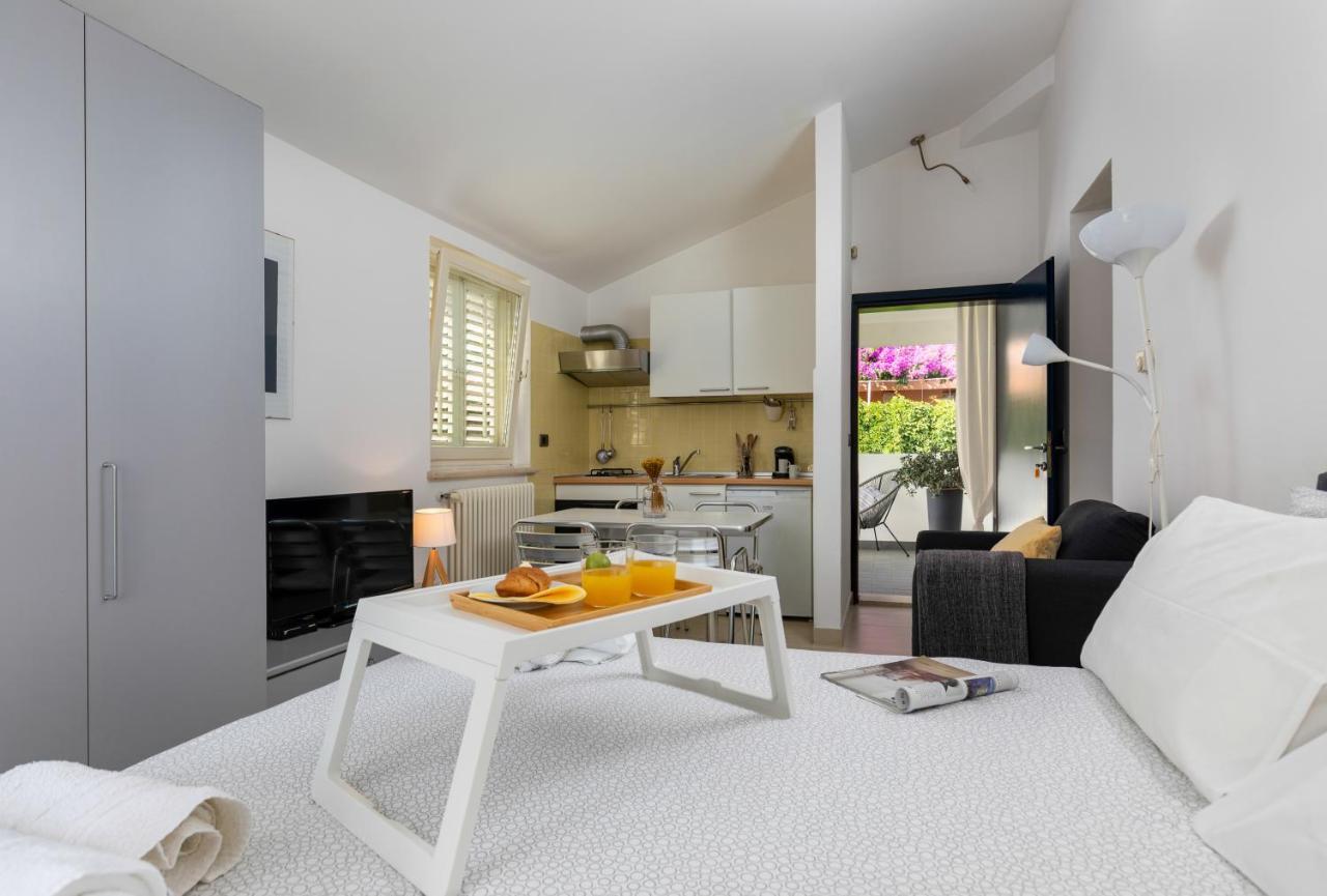 Milena Apartments Rabac Bagian luar foto
